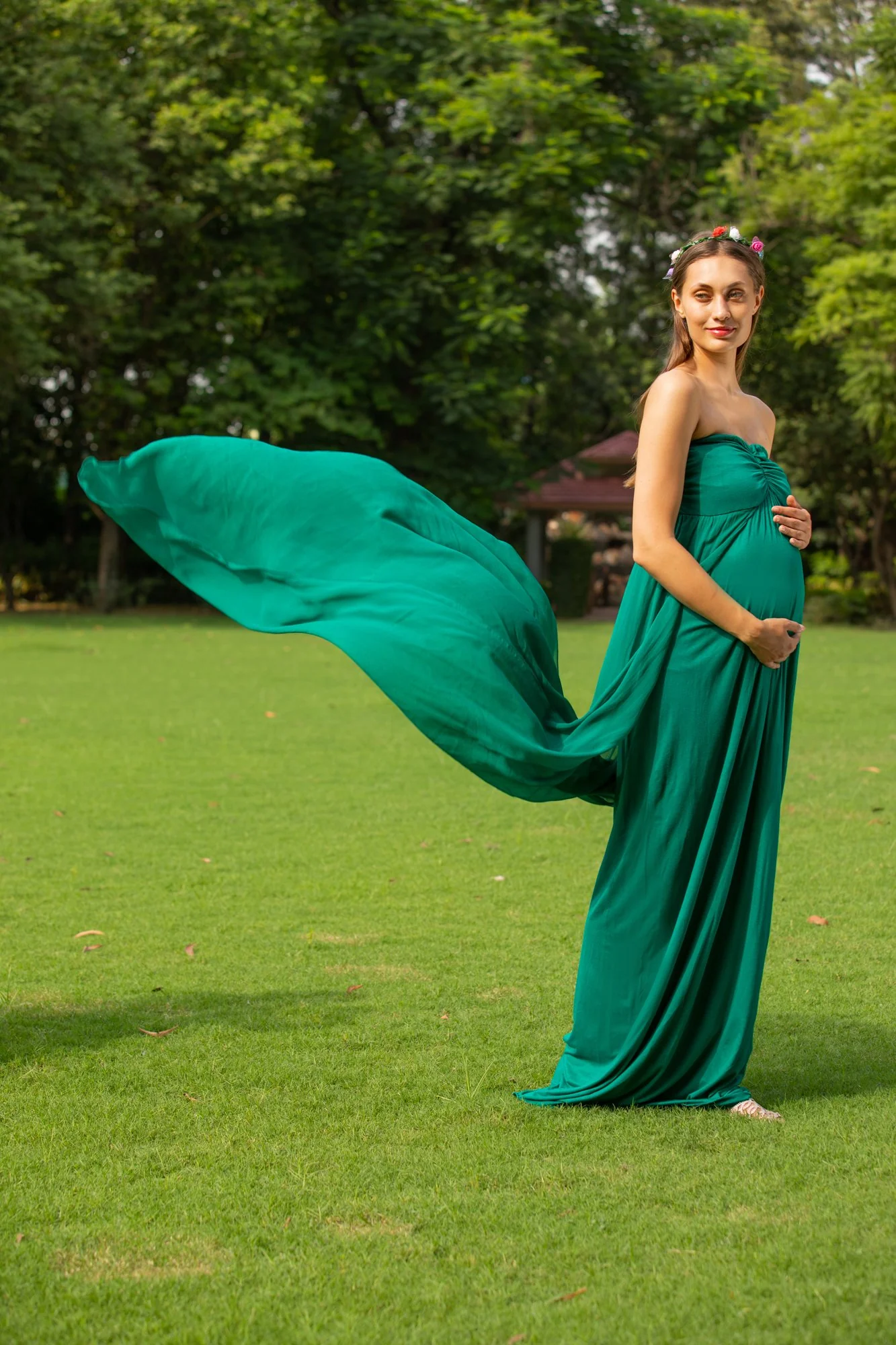 Luxe Forest Green Off-Shoulder Trail Maternity Photoshoot Gown - Chenance